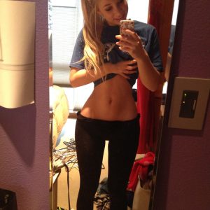 Chaleur dans ma cuisine 🍷 Laila - rencontre-MILF-Nîmes